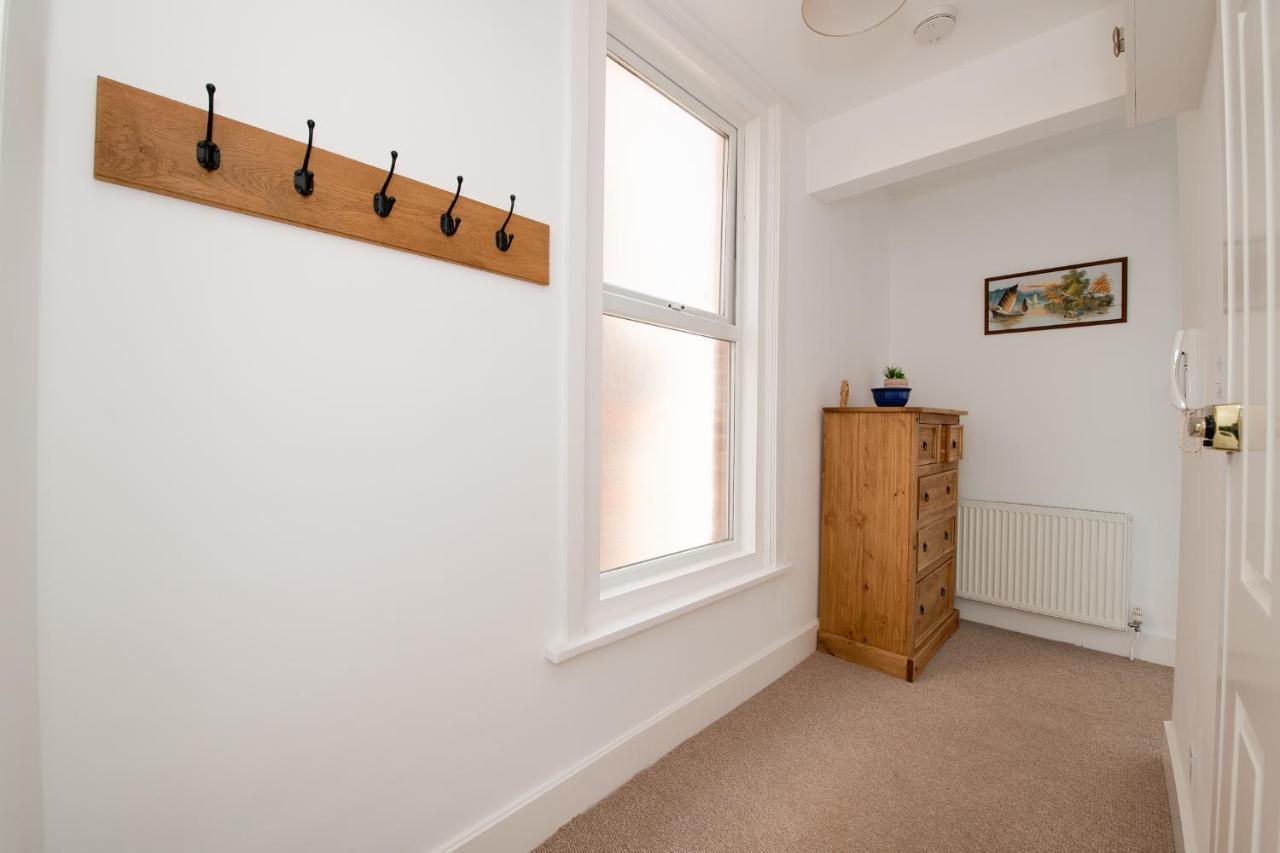 Bright 2 Bedroom In Southsea. 8 Min Walk To Seafront Portsmouth Exteriör bild